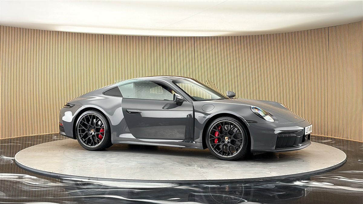 More views of Porsche 911