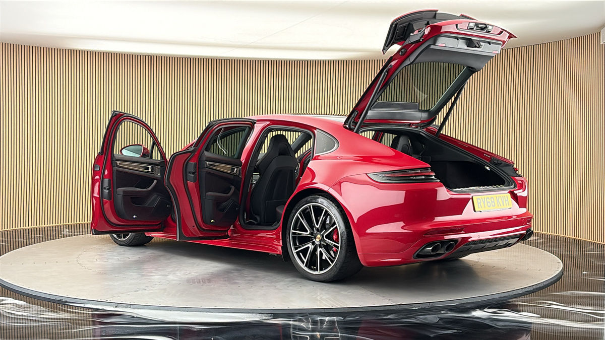 More views of Porsche Panamera