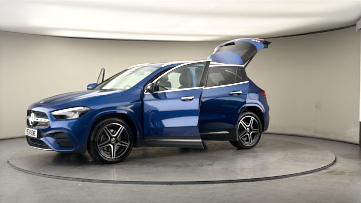More views of Mercedes-Benz GLA
