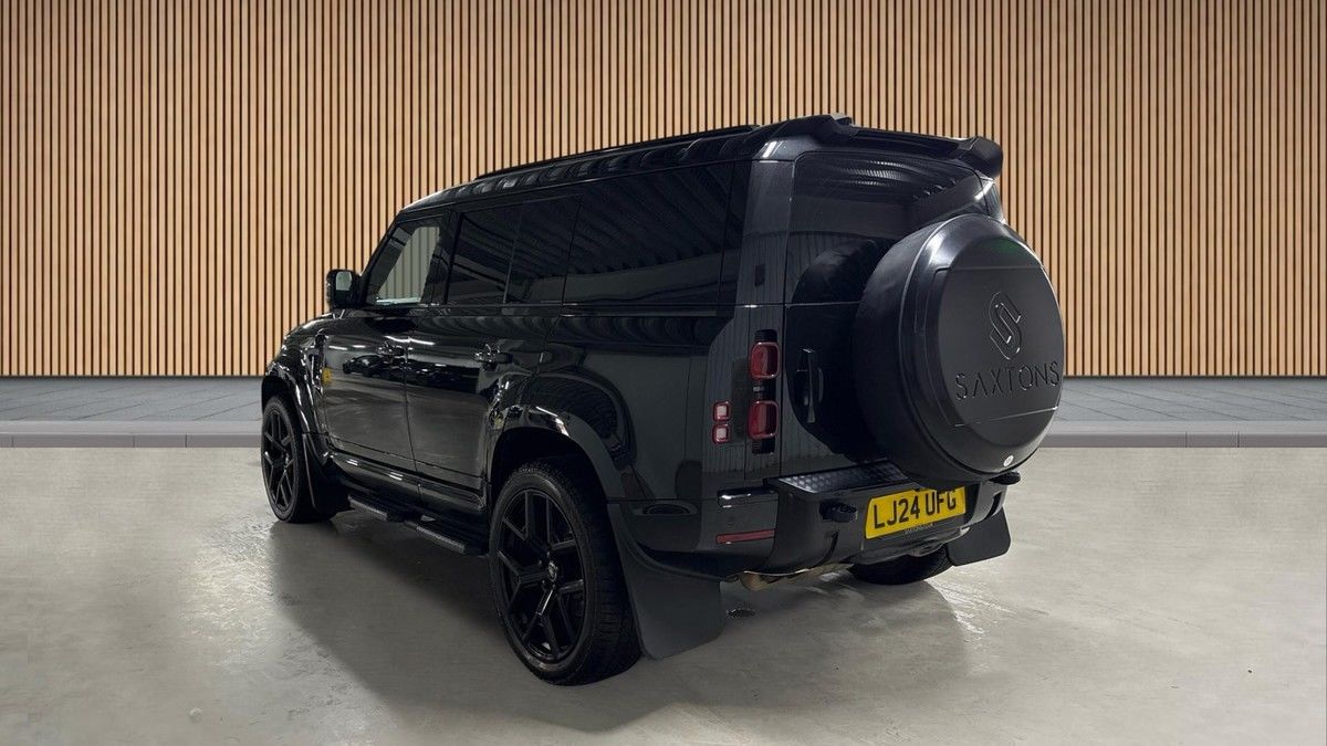 Land Rover Defender 110 Image 2