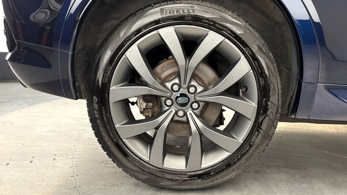 Land Rover Discovery Sport Image 10