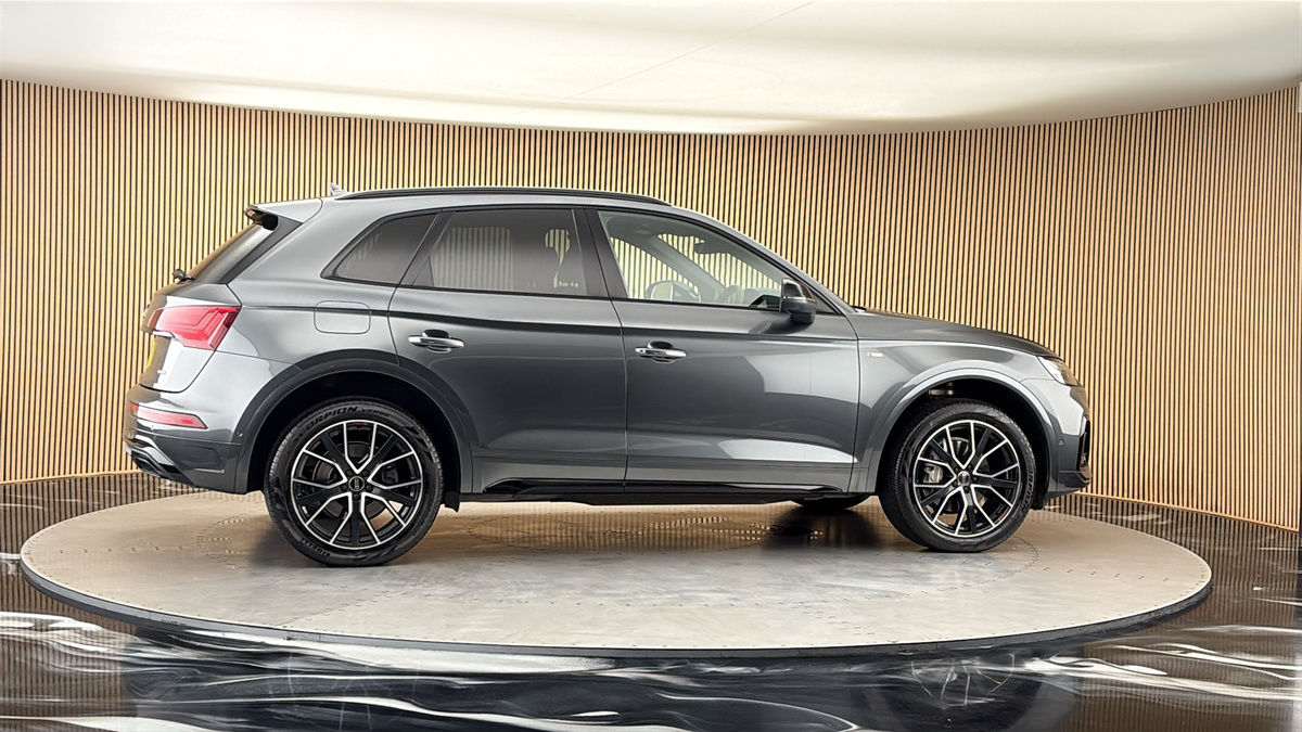 More views of Audi Q5