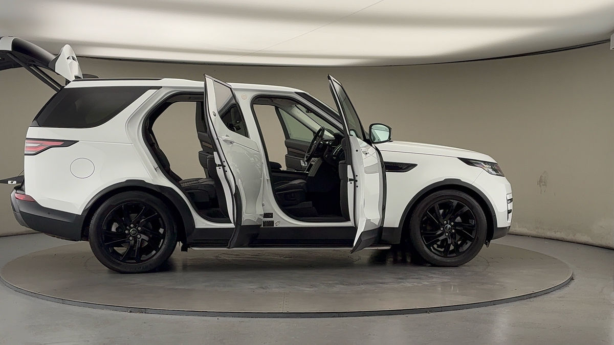 More views of Land Rover Discovery