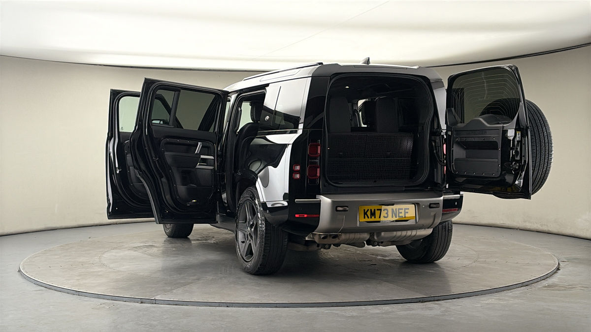 More views of Land Rover Defender 110