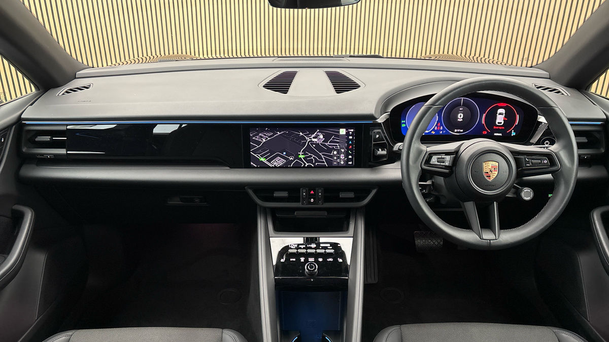 Porsche Macan Image 12