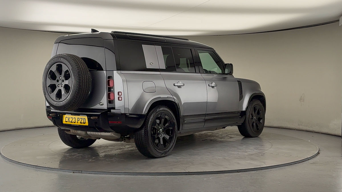 More views of Land Rover Defender 110