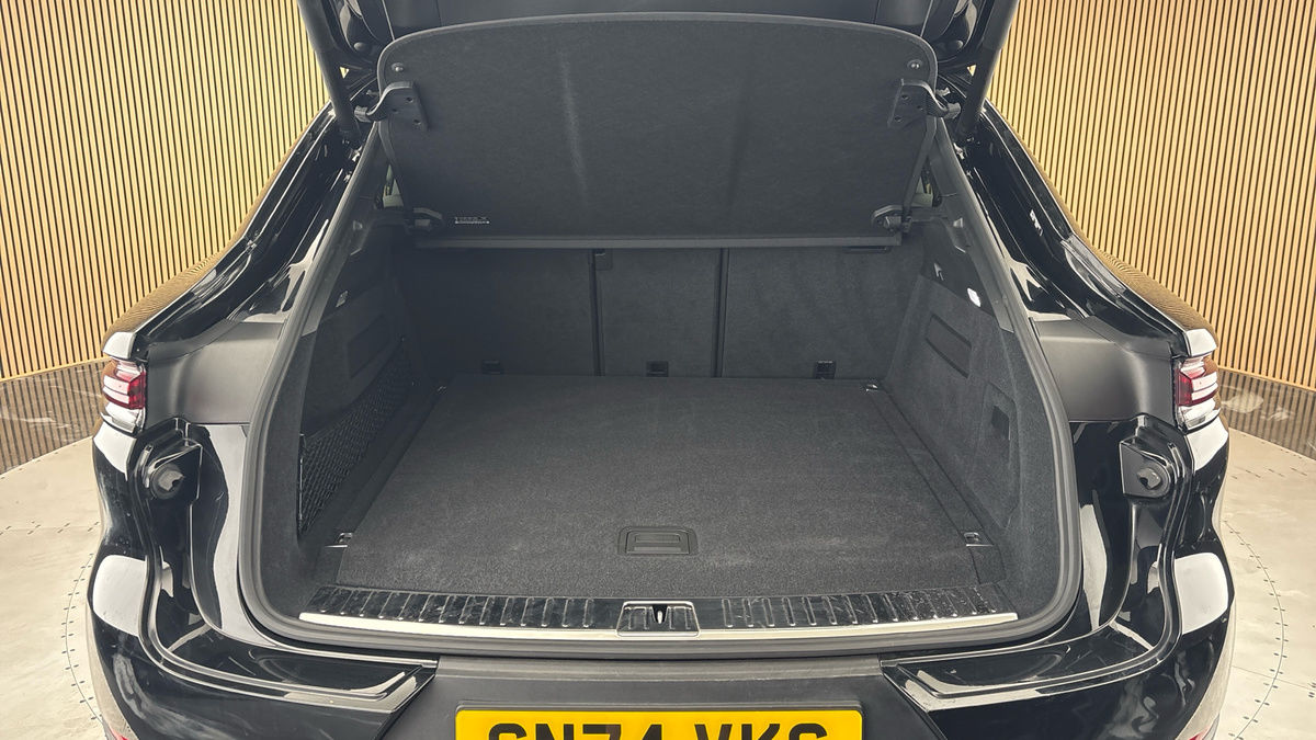 Porsche Cayenne Image 11