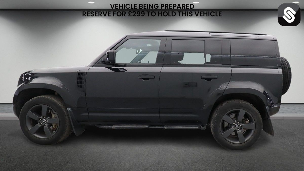 Land Rover Defender 110 Image 6