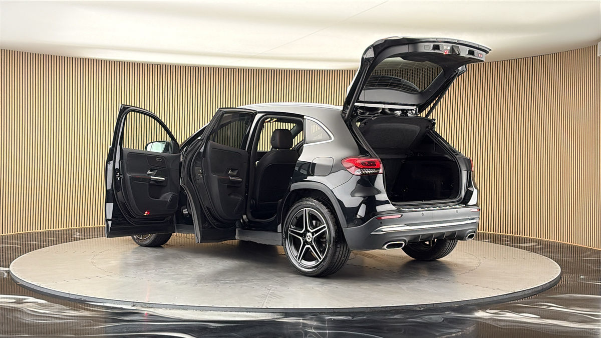 More views of Mercedes-Benz GLA