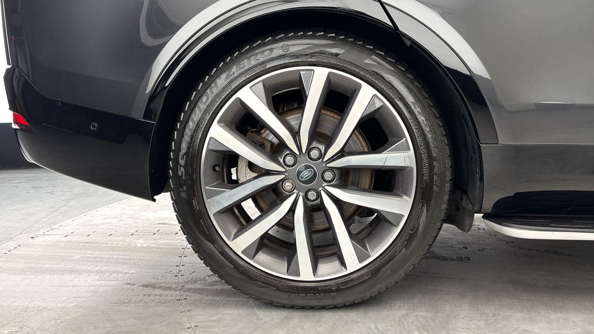 Land Rover Discovery Image 10