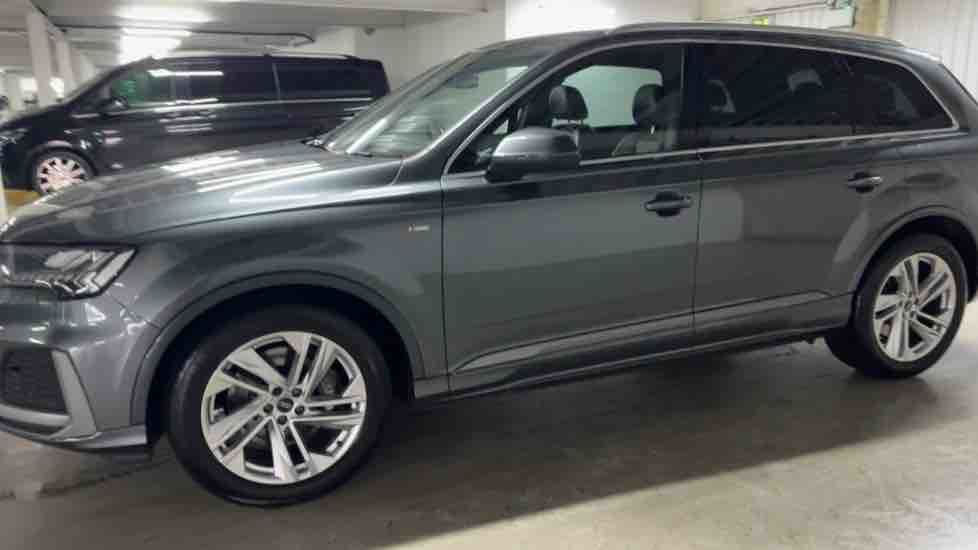 More views of Audi Q7