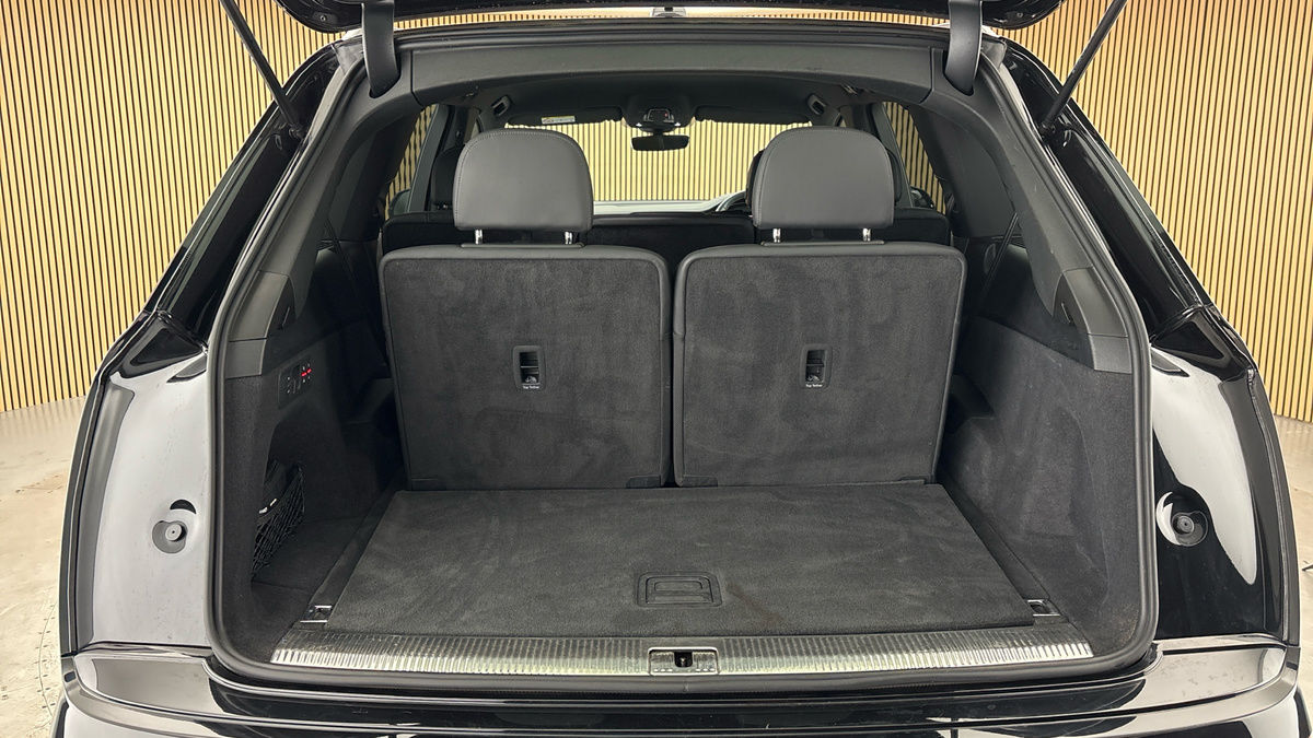 Audi Q7 Image 11