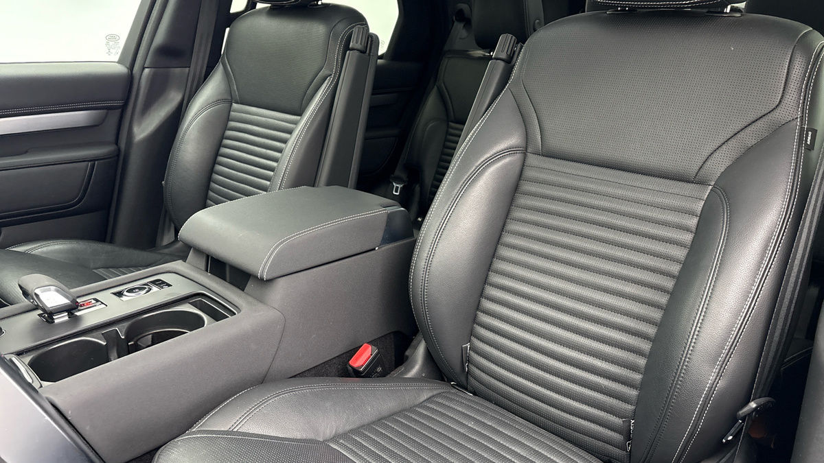 Land Rover Discovery Image 7