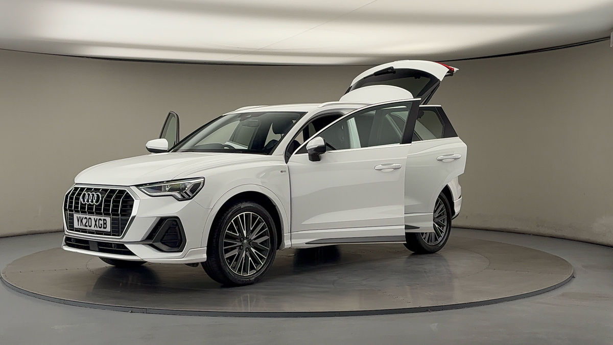 Audi Q3 Image 22