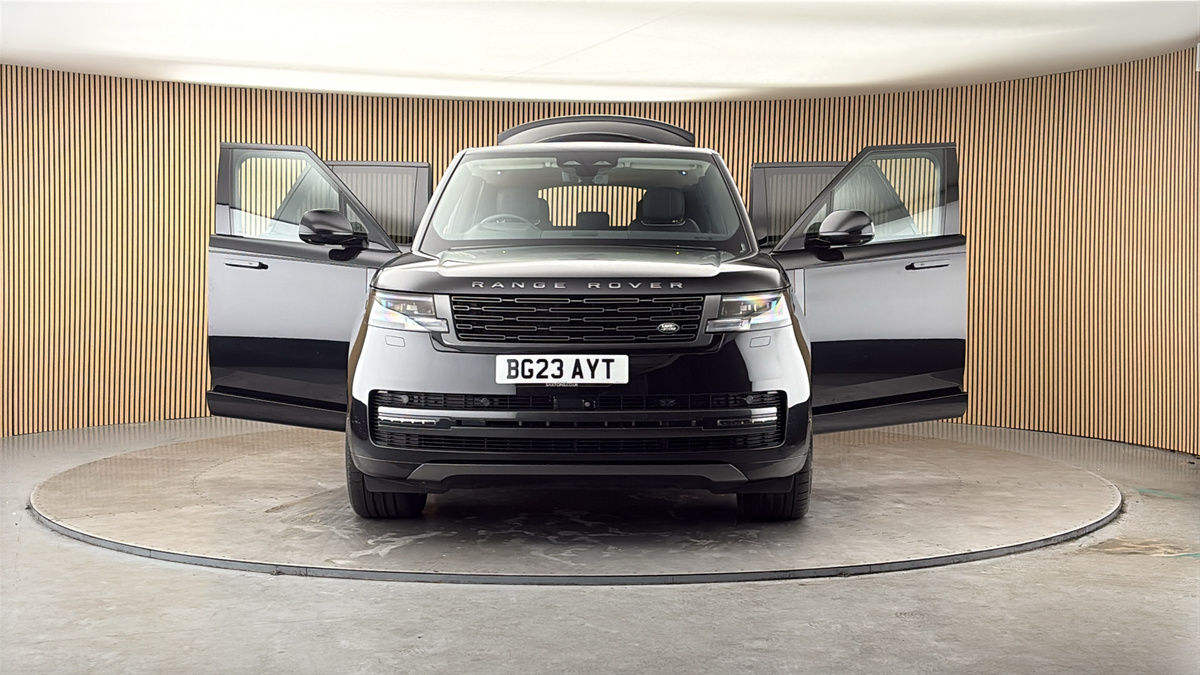 More views of Land Rover Range Rover