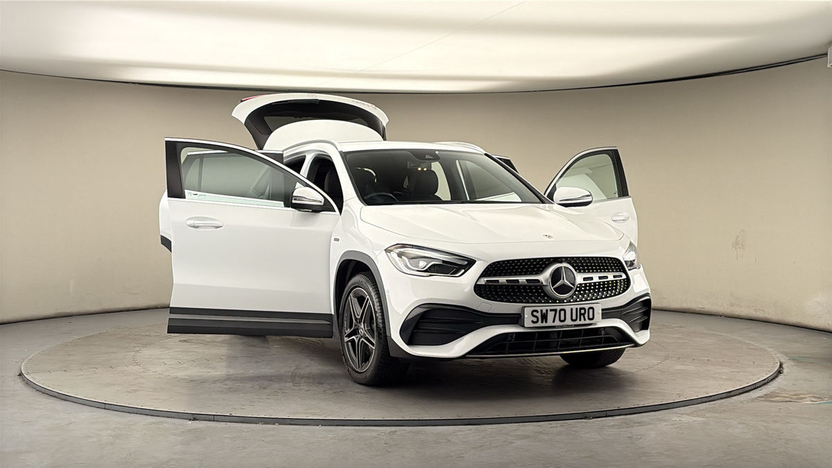 More views of Mercedes-Benz GLA