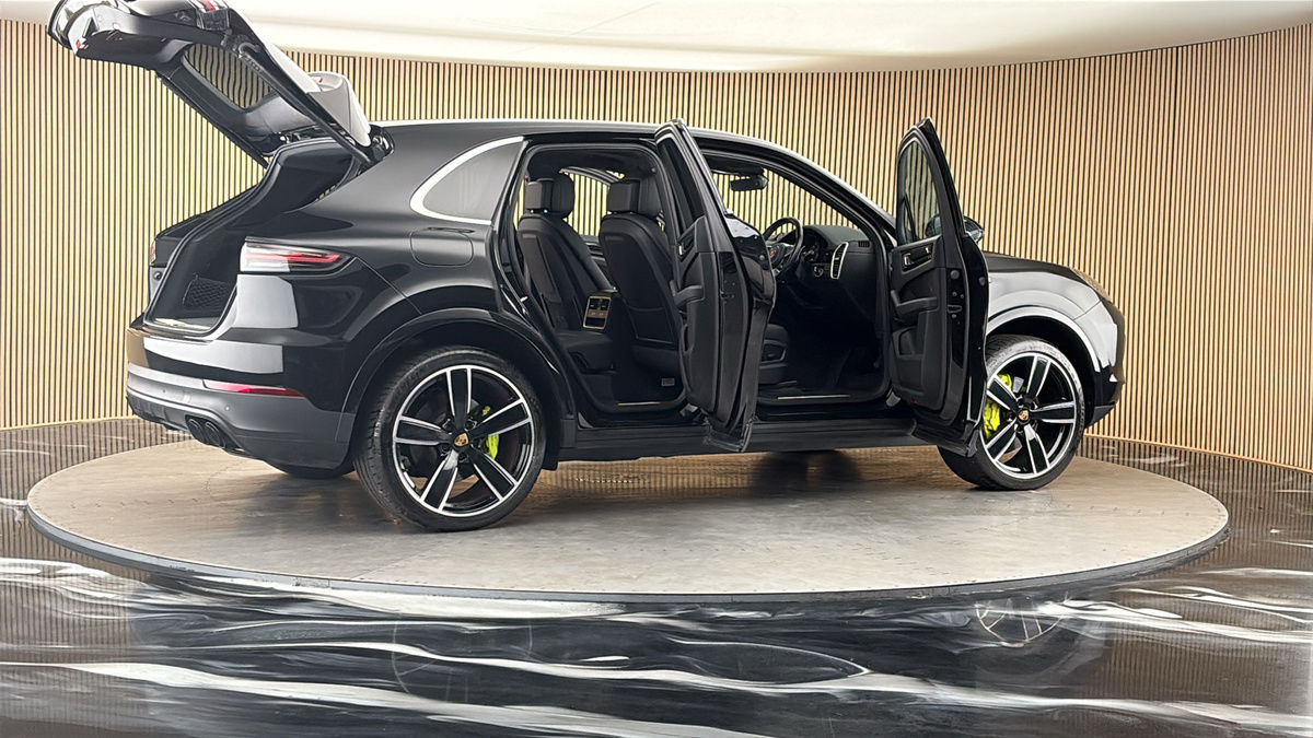 More views of Porsche Cayenne