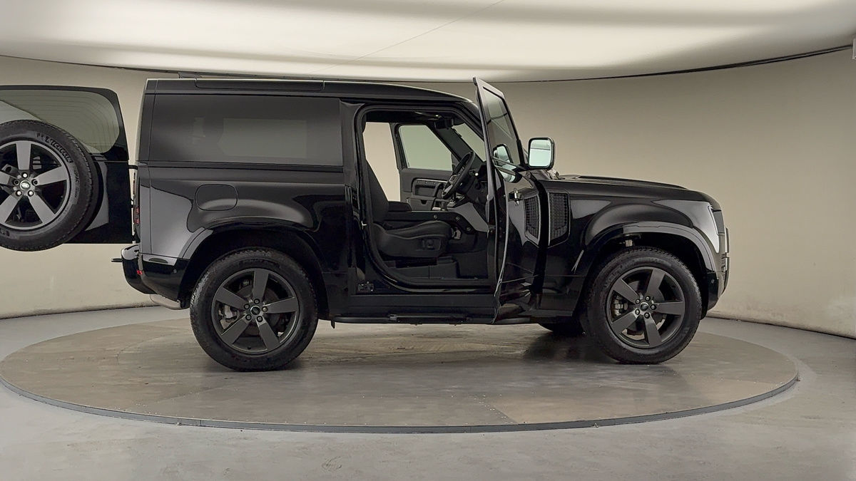 More views of Land Rover Defender 90