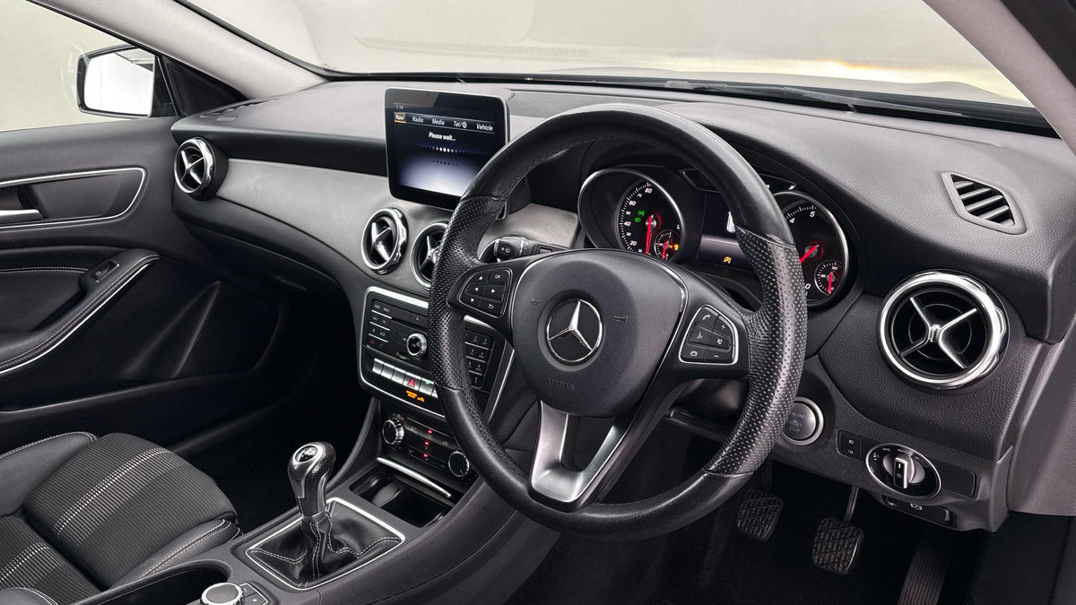 Mercedes-Benz GLA Image 5