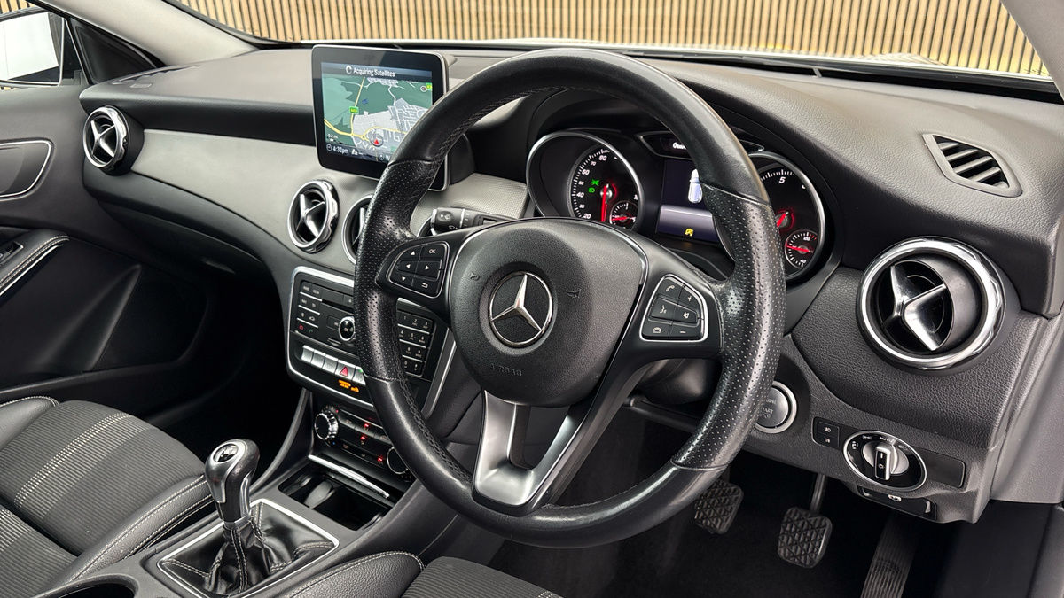 Mercedes-Benz GLA Image 5