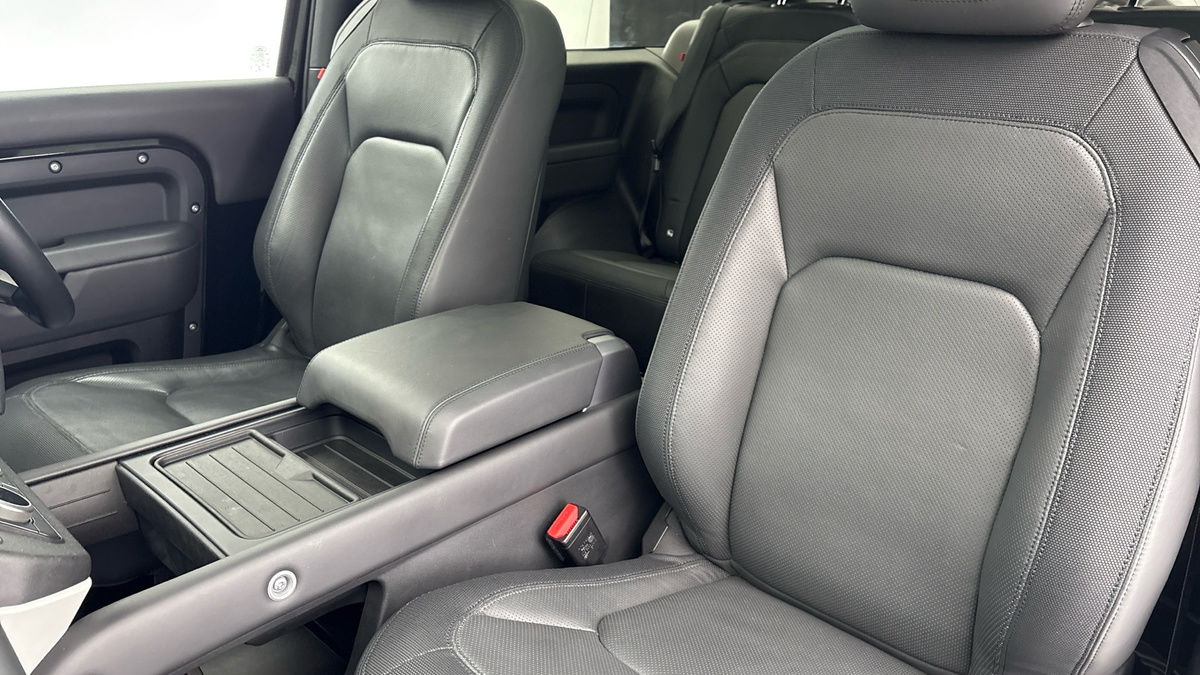 Land Rover Defender 90 Image 7