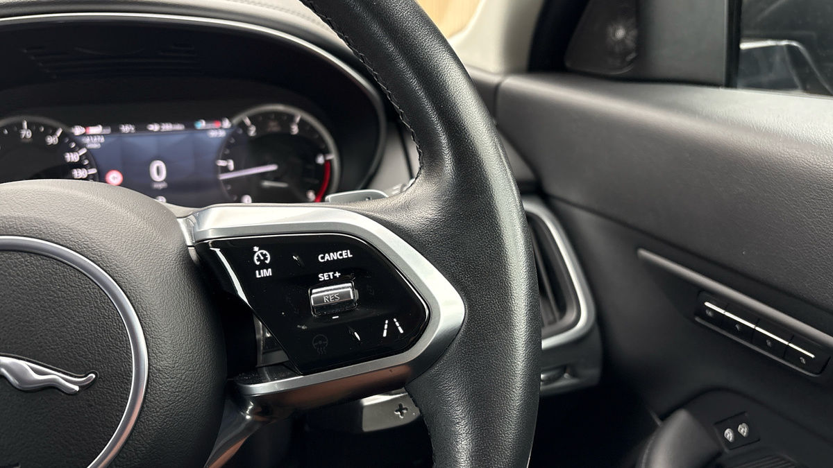 Jaguar E-PACE Image 14