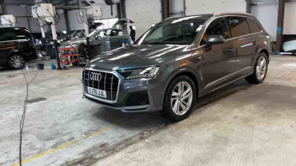 More views of Audi Q7