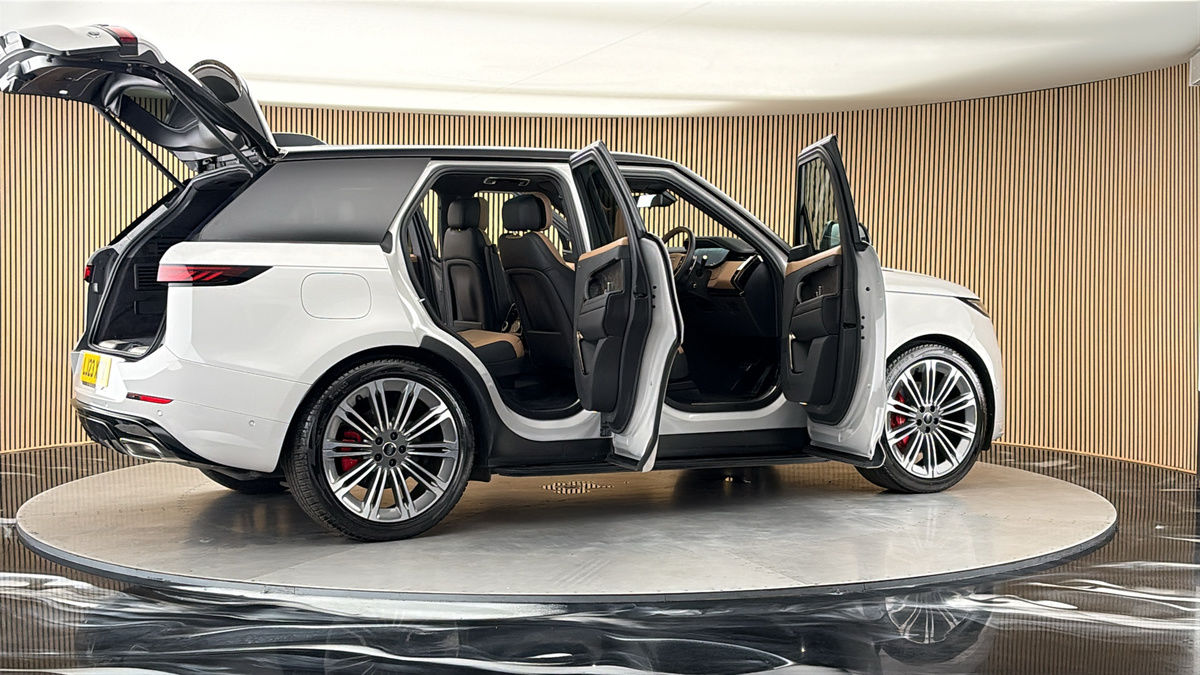 More views of Land Rover Range Rover Sport