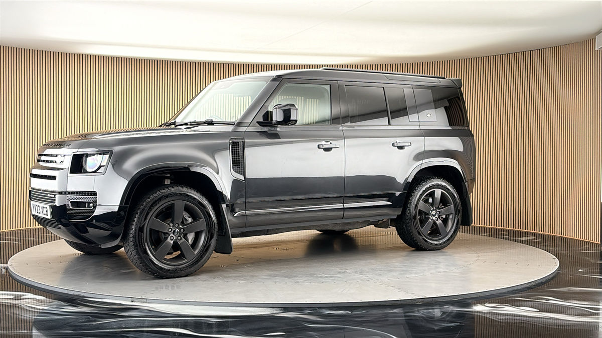 More views of Land Rover Defender 110