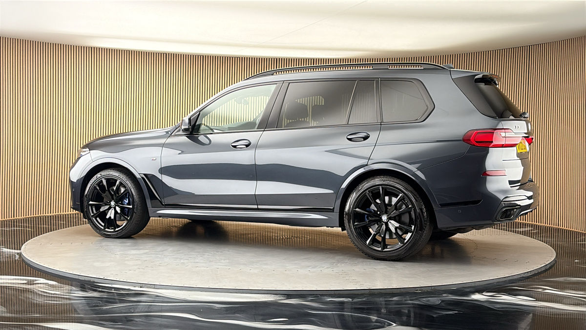 More views of BMW X7