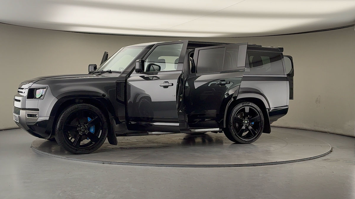 More views of Land Rover Defender 130