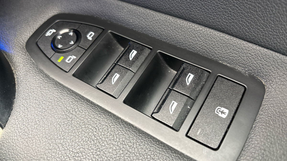 BMW iX Image 26