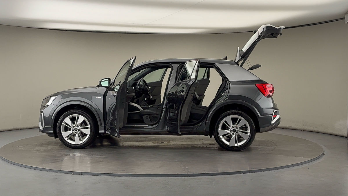 More views of Audi Q2