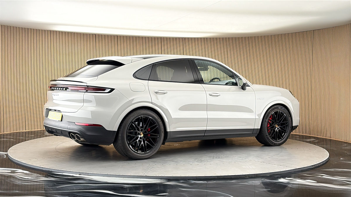 More views of Porsche Cayenne
