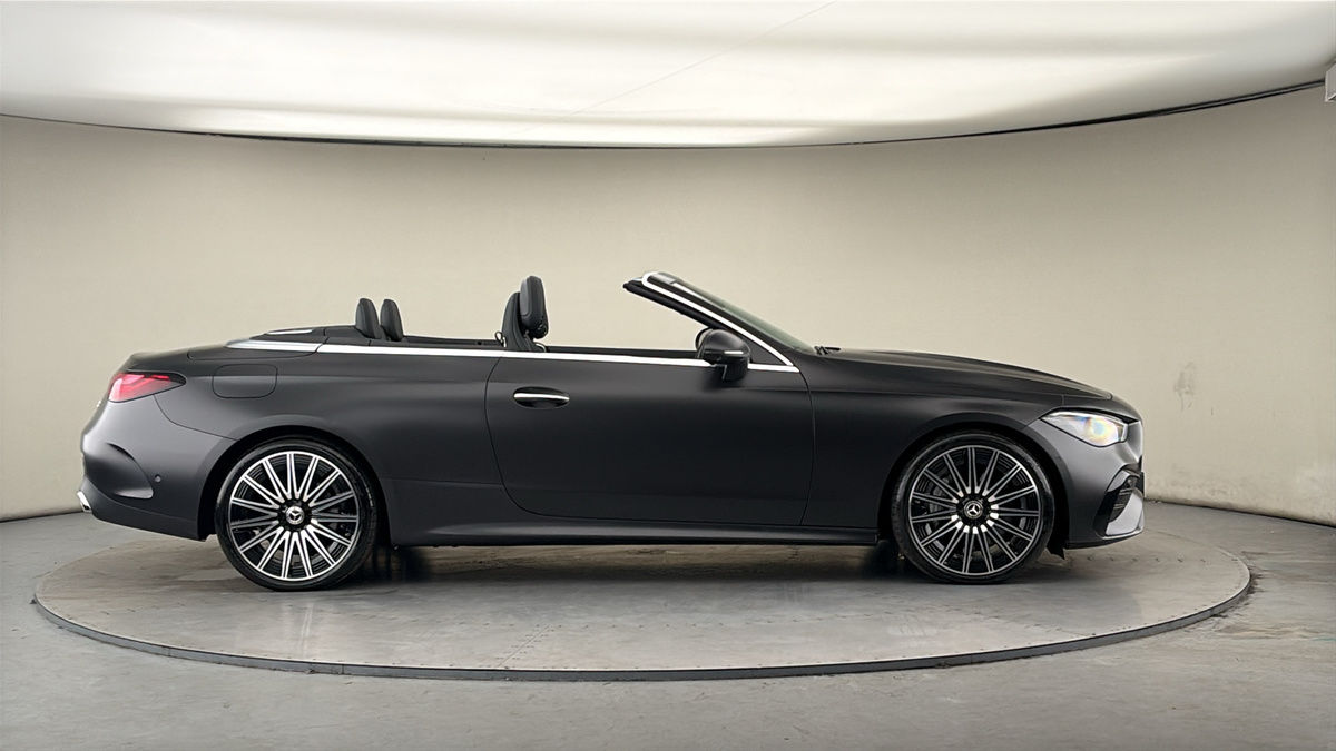 Mercedes-Benz CLE Image 16