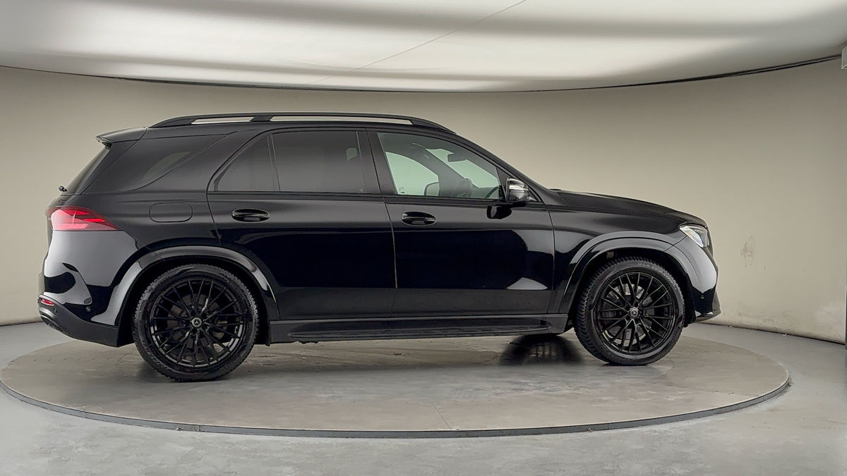 More views of Mercedes-Benz GLE