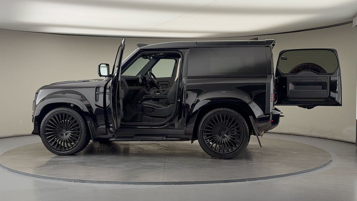 More views of Land Rover Defender 90