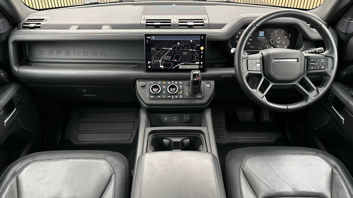 Land Rover Defender 110 Image 12