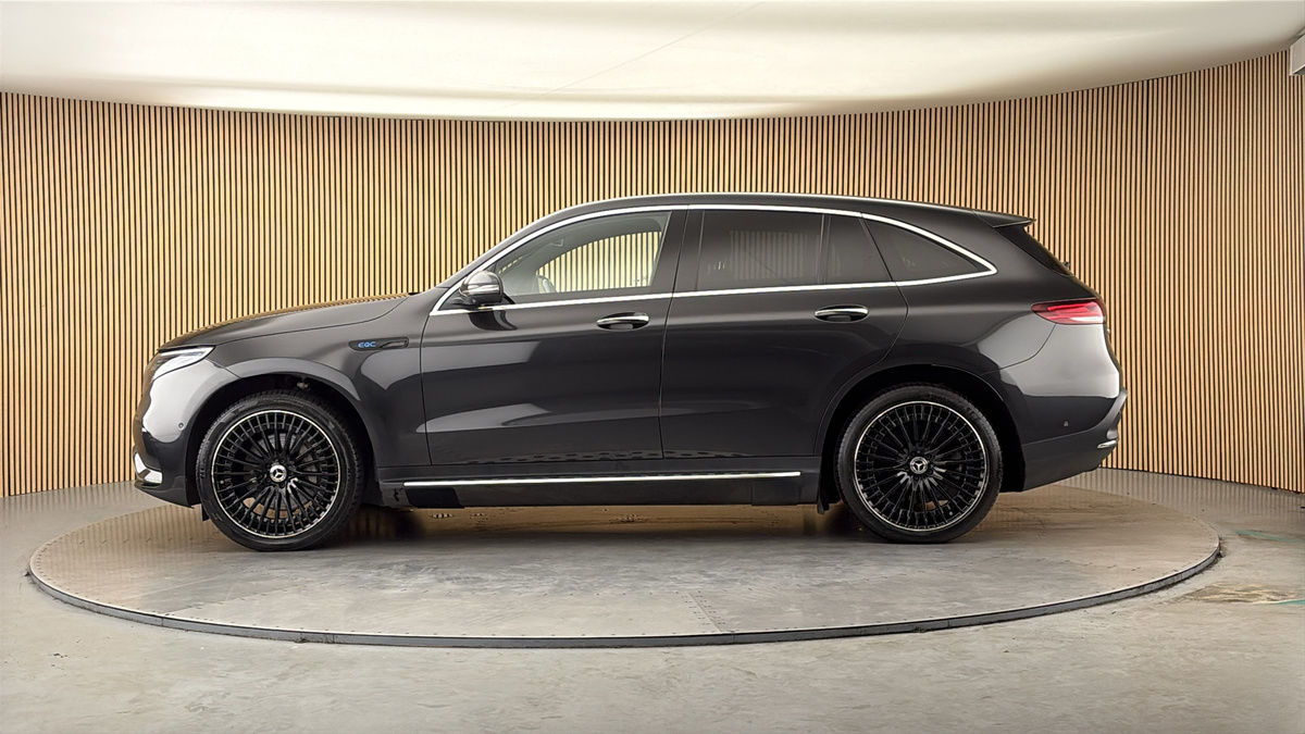 Mercedes-Benz EQC Image 15
