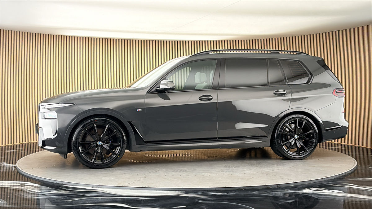 More views of BMW X7