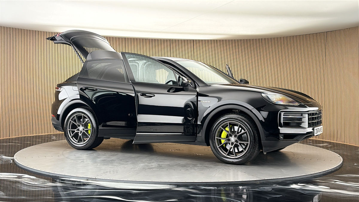 More views of Porsche Cayenne