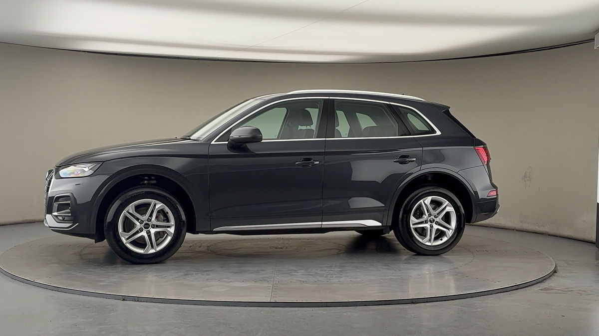 More views of Audi Q5