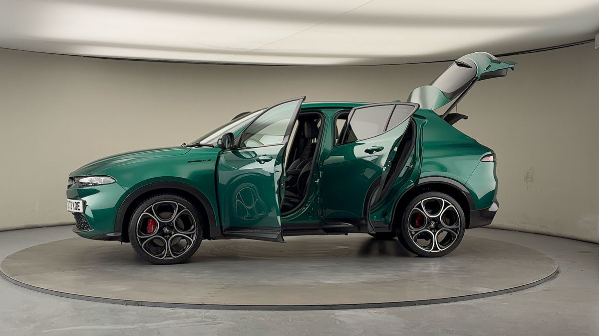 More views of Alfa Romeo Tonale