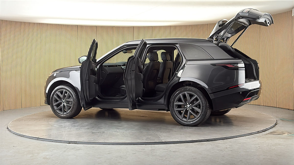 More views of Land Rover Range Rover Velar
