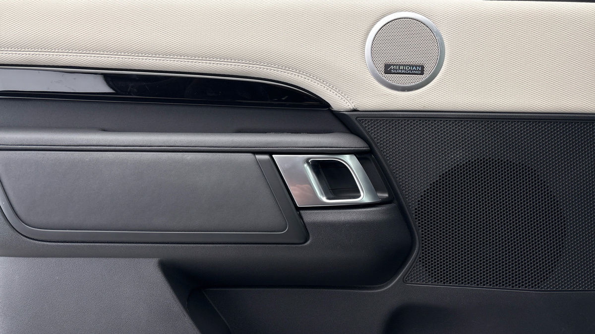 Land Rover Discovery Image 19