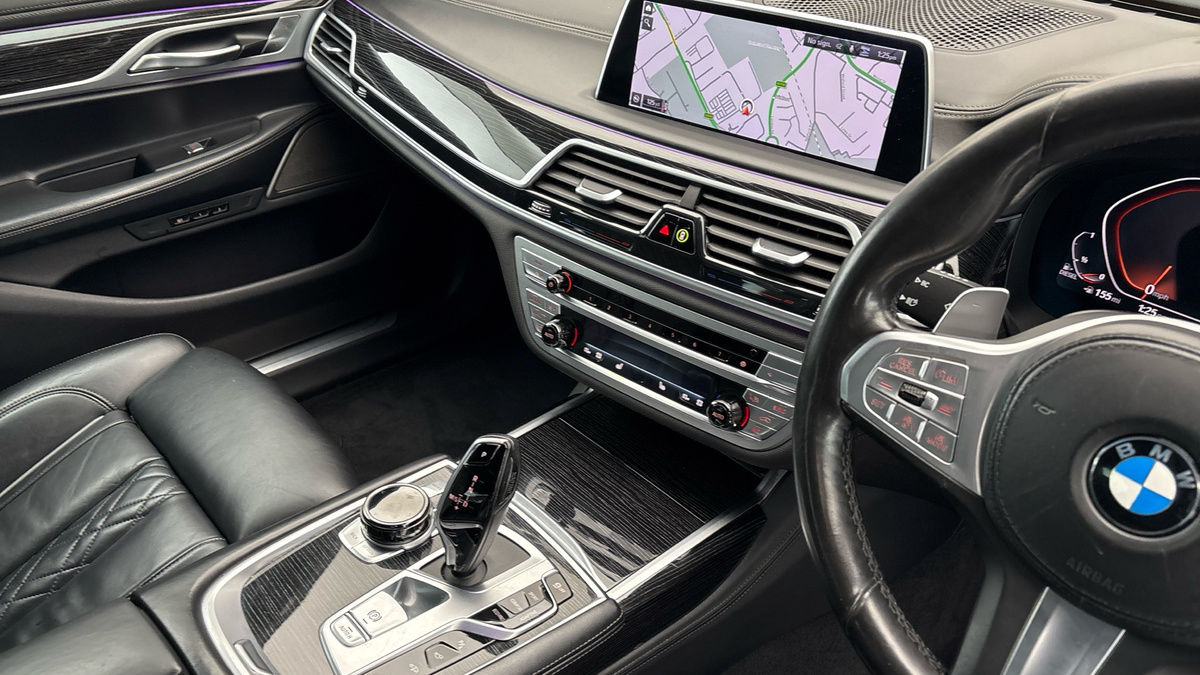 BMW 7 Series Image 18