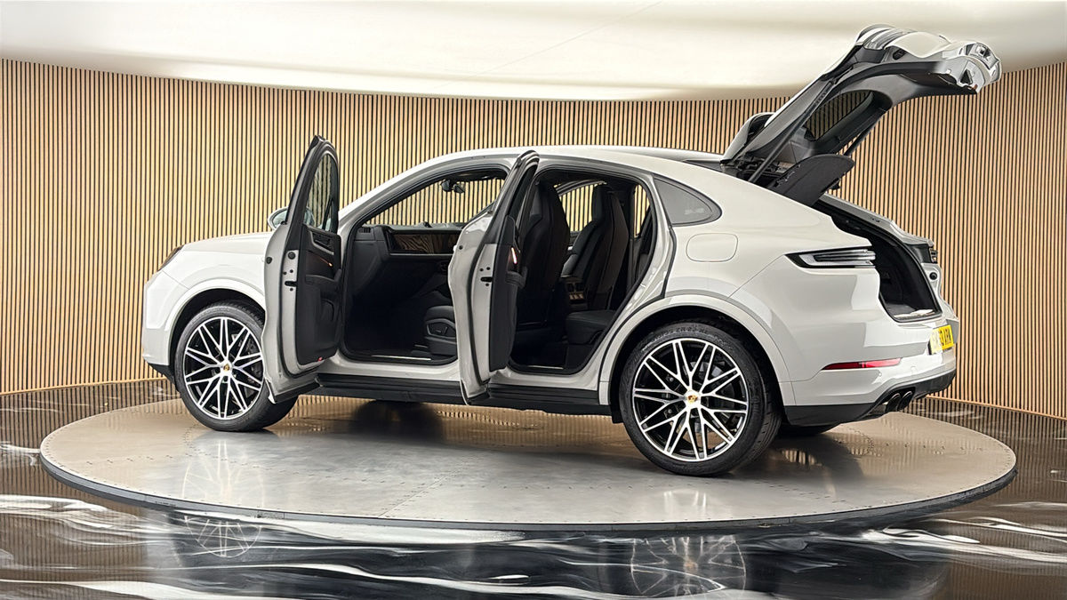 More views of Porsche Cayenne