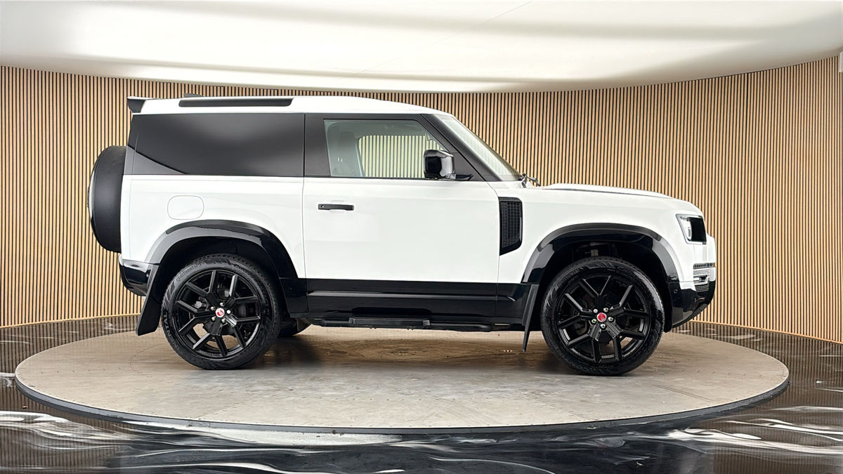 More views of Land Rover Defender 90