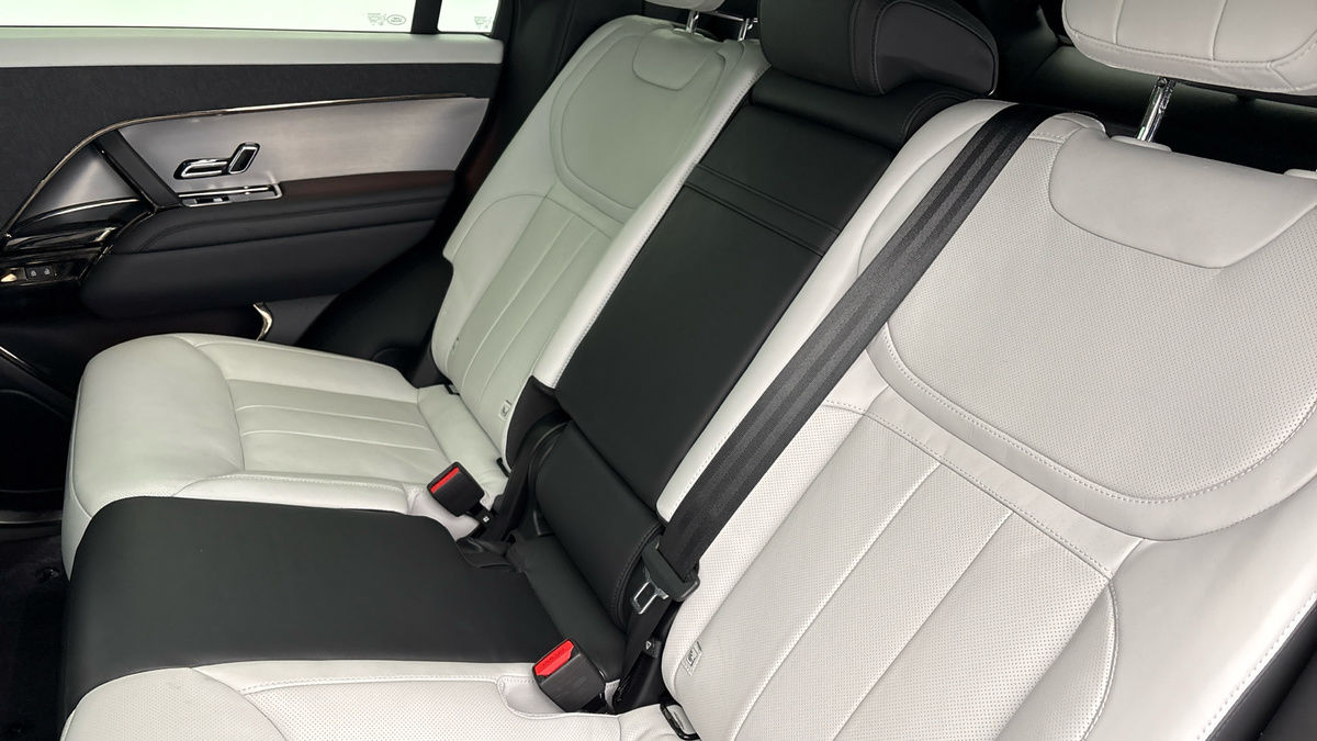 Land Rover Range Rover Sport Image 8