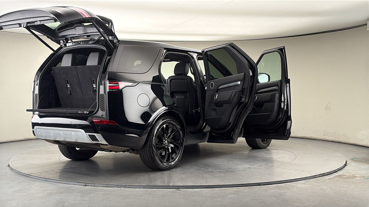 More views of Land Rover Discovery